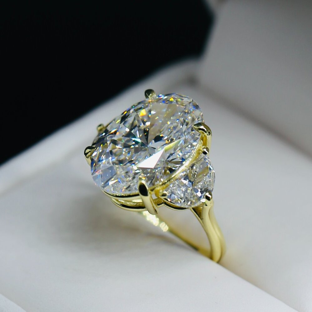 OvaLuna – 11.07 Carat Lab Grown Diamond Ring  18k Yellow Gold – Handmade in Los